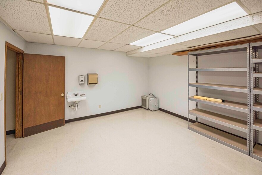 More Photos Of 149 Wisconsin Ave, Waukesha Medical For Sale