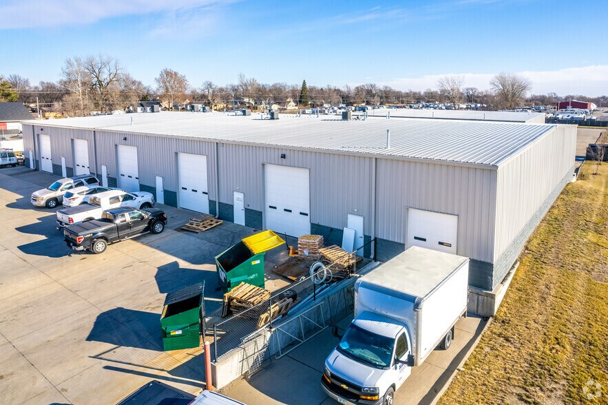 More Photos Of 808 SW Cherry St, Ankeny Distribution For Lease