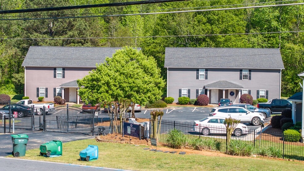 More Photos Of 878 Hospital Rd, Commerce Apartments For Sale