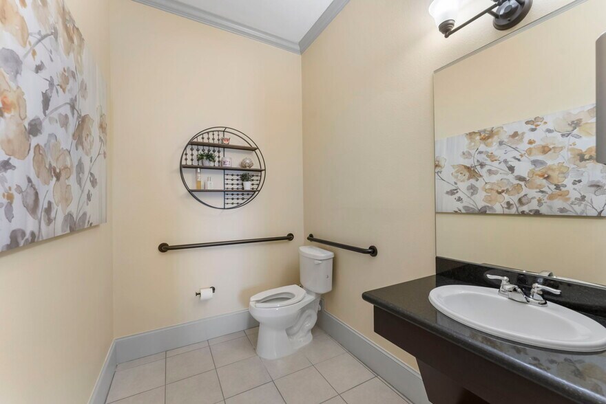 More Photos Of 256 Ed English Dr, Shenandoah Medical For Sale