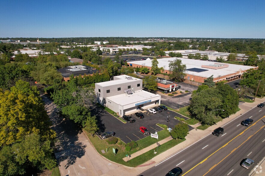 More Photos Of 9345 Olive Blvd, Saint Louis General Retail For Sale