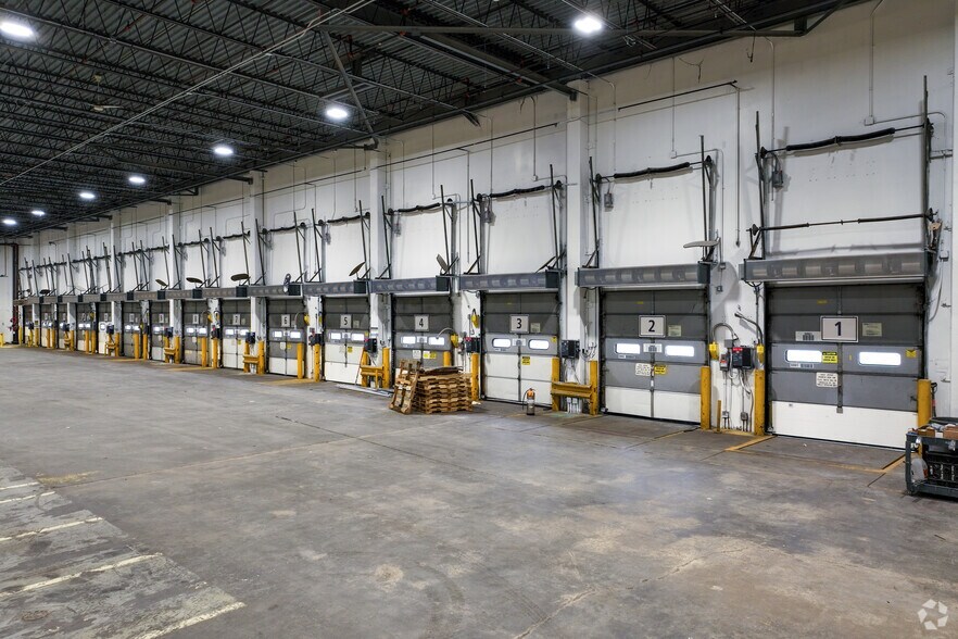 More Photos Of 201 Elizabeth St, Bordentown Warehouse For Lease