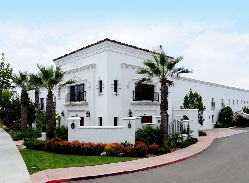 More Photos Of 4650 Overland Ave, San Diego Light Manufacturing For Sale