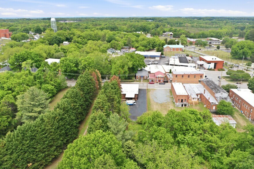 More Photos Of 43 Main W St, Yanceyville Office For Sale