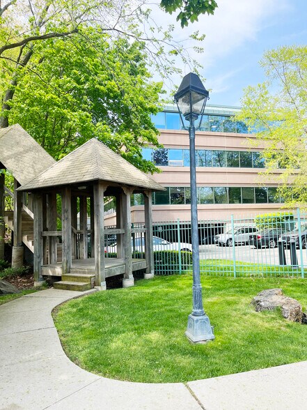More Photos Of 53 Forest Ave, Old Greenwich Office For Lease