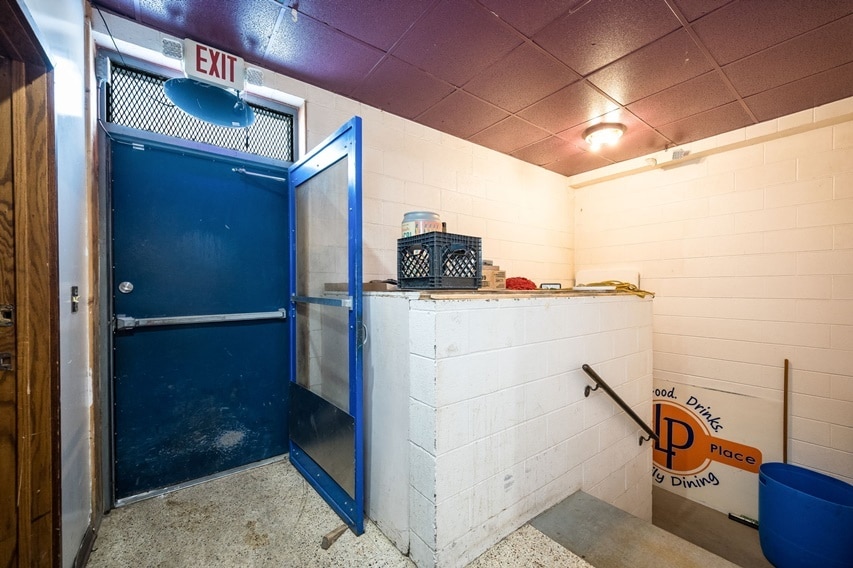 More Photos Of 236 E Maine St, Amboy Specialty For Sale