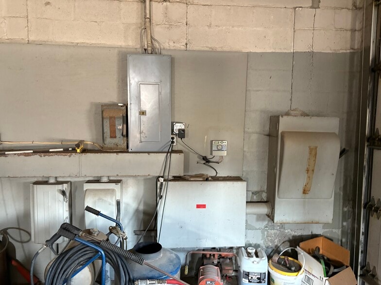 More Photos Of 101 Erie St, Amsterdam Warehouse For Sale