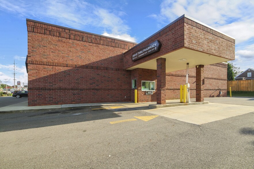More Photos Of 4914 Youngstown Poland Rd, Youngstown Drugstore For Lease