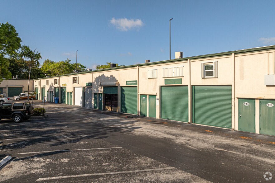 More Photos Of 1791 Blount Rd, Pompano Beach Warehouse For Sale