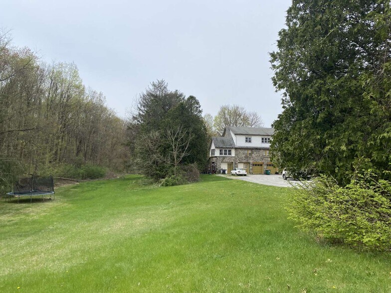 More Photos Of 531 Creek Rd, Poughkeepsie Apartments For Sale