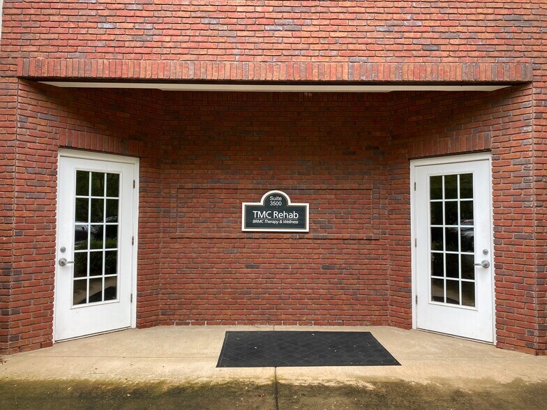 More Photos Of 1500 Oglethorpe Ave, Athens Medical For Lease