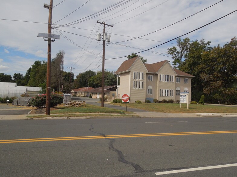 More Photos Of 619 Union Ave, Middlesex Unknown For Lease