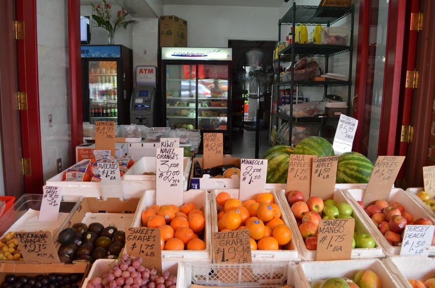 More Photos Of 911-913 S 9th St, Philadelphia Storefront Retail Residential For Lease