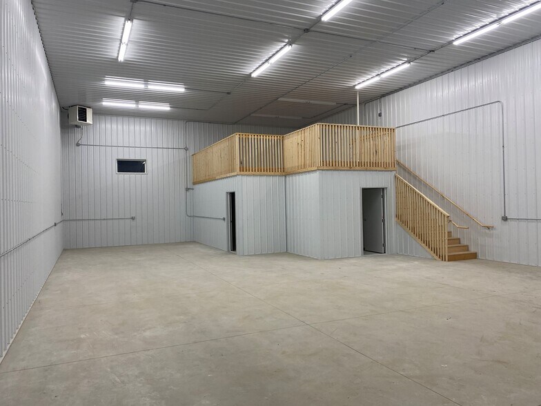 More Photos Of 108 Dundas Rd C-3, Monticello Warehouse For Sale