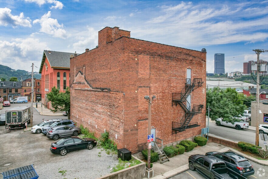 More Photos Of 10-12 Bedford Sq, Pittsburgh Loft Creative Space For Sale