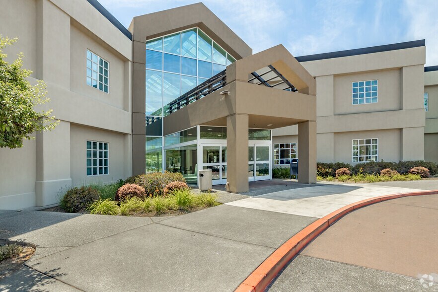 More Photos Of 8680 Greenback Ln, Orangevale Office For Lease
