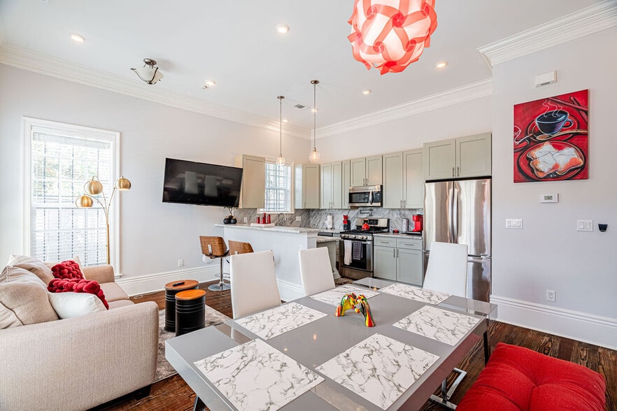 More Photos Of 1201 Baronne St, New Orleans Hotel For Sale