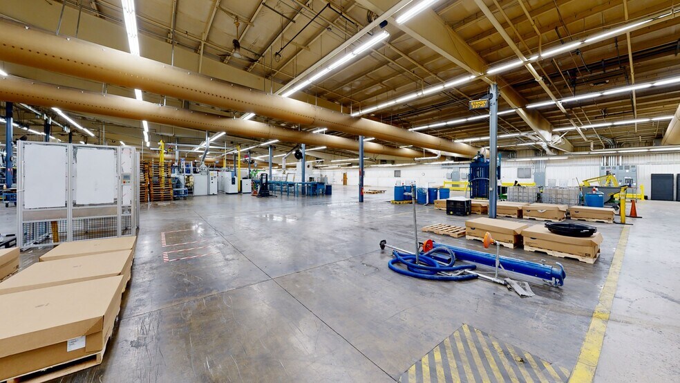 More Photos Of 2051 Riverfork Dr, Huntington Manufacturing For Lease