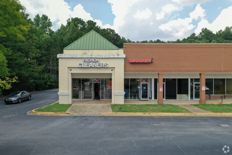 More Photos Of 7984-8044 Rockbridge Rd, Lithonia Storefront For Lease