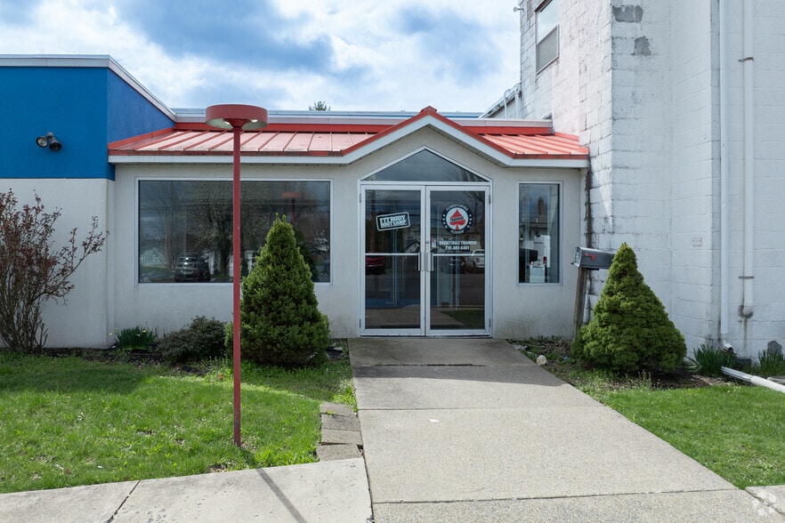 More Photos Of 151 S 14th St, Quakertown Health Club For Lease