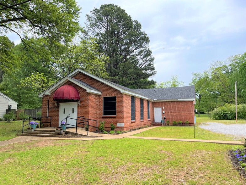 Primary Photo Of 836 Chester Ave, Tupelo Religious Facility For Sale