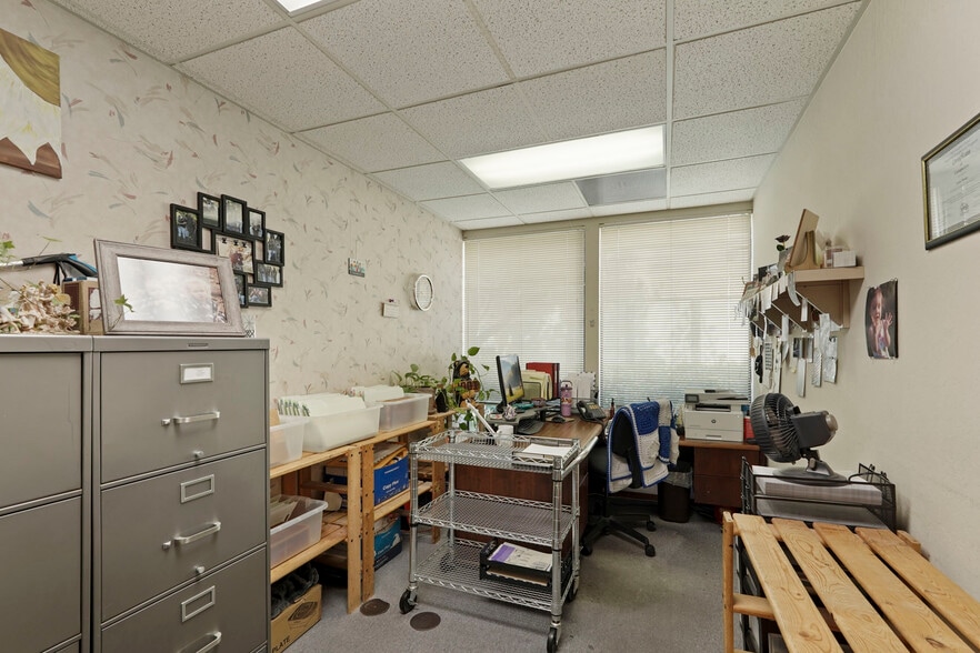 More Photos Of 1820 W Kettleman Ln, Lodi Office For Sale