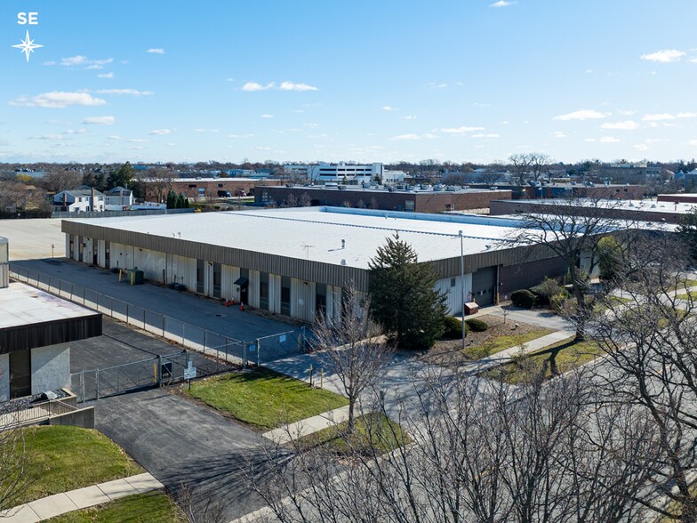 More Photos Of 751 Blackhawk Dr, Westmont Warehouse For Sale