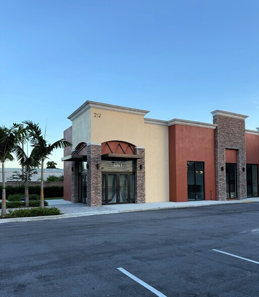 More Photos Of 217 NE 2nd Rd, Homestead Restaurant For Lease