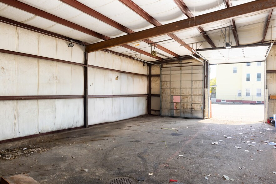More Photos Of 40 Lake St, Somerville Light Manufacturing For Sale