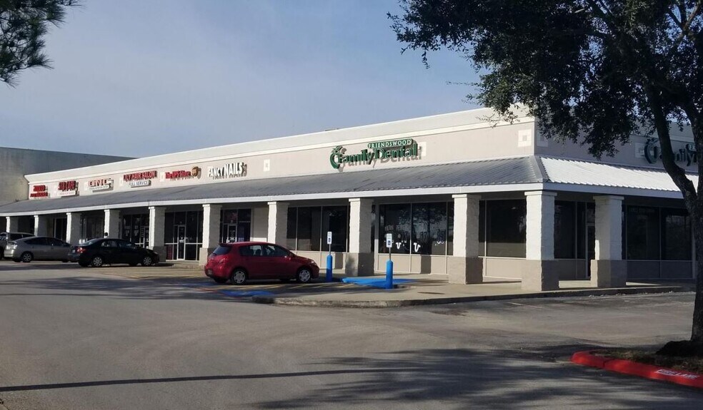More Photos Of 108-116 E Edgewood Dr, Friendswood Storefront Retail Office For Sale