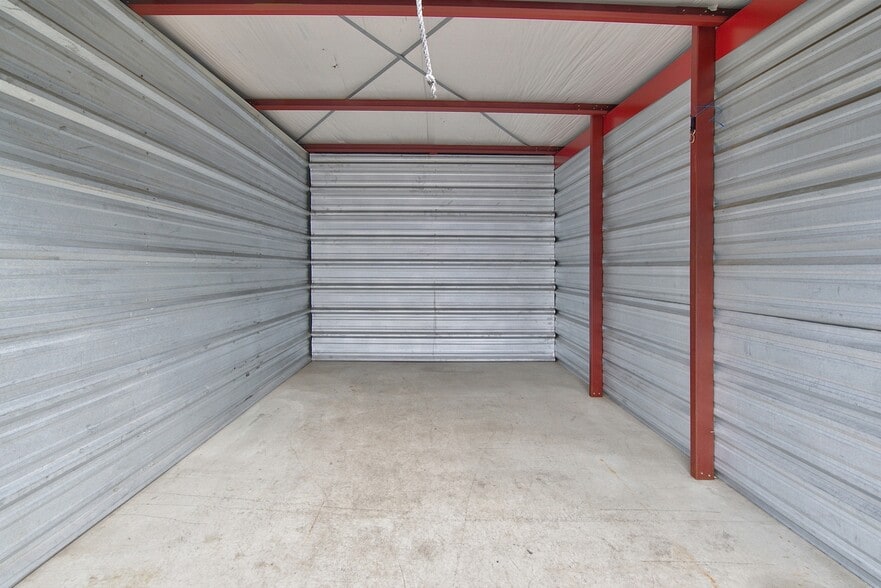 More Photos Of 1905 NE 117th St, Vancouver Self Storage For Sale