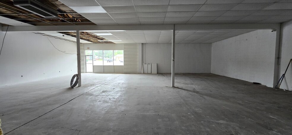 More Photos Of 2703-2713 Philadelphia Pike, Claymont Unknown For Lease