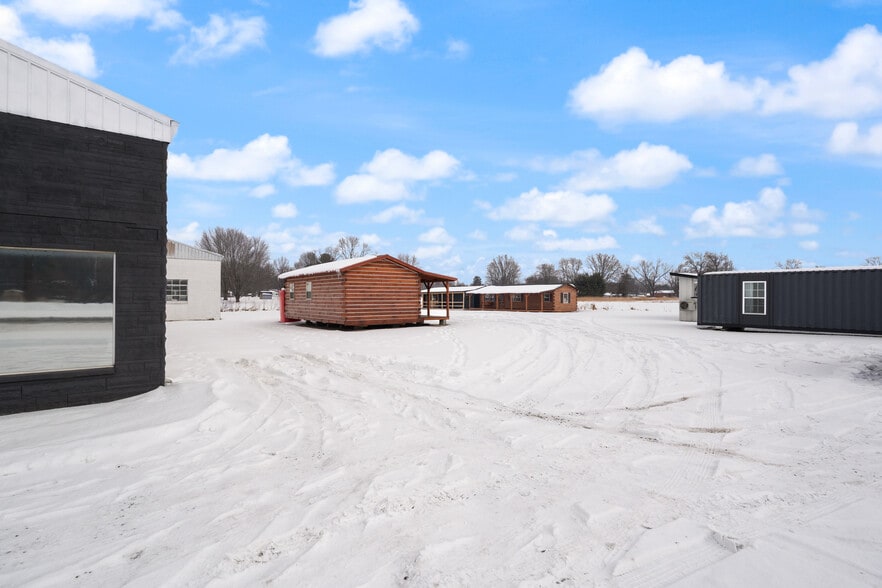 More Photos Of 677 S Cardinal Ln, Scottsburg Industrial For Sale