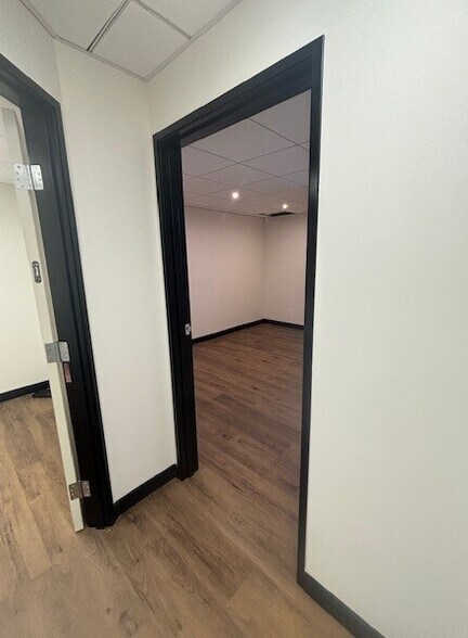 More Photos Of 18740 Ventura Blvd, Tarzana Medical For Lease