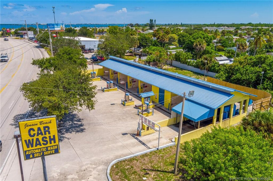 Primary Photo Of 1630 NE Jensen Beach Blvd, Jensen Beach Carwash For Sale