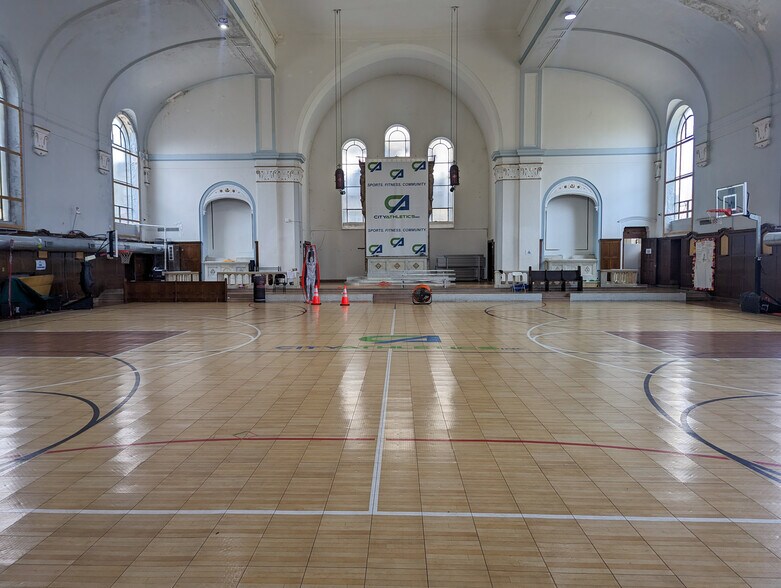 More Photos Of 1901 W Tioga St, Philadelphia Schools For Sale