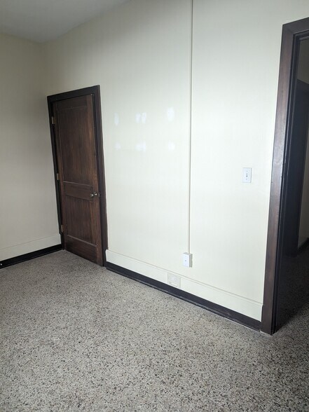 More Photos Of 125 N 4th St, Lafayette Office For Lease