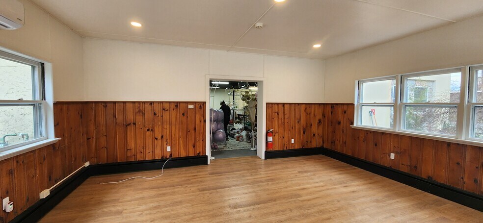 More Photos Of 1704 Highway 33, Trenton Office For Lease