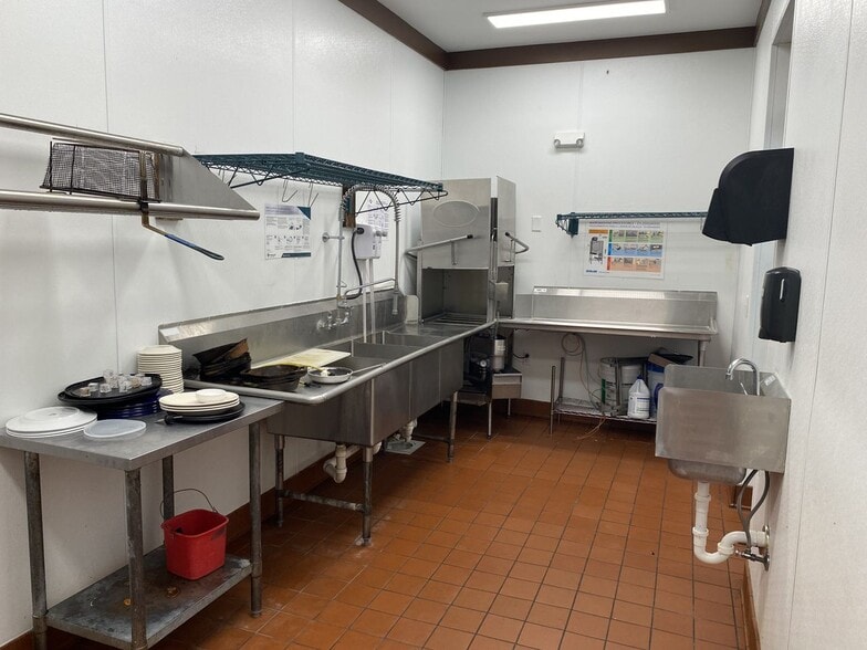 More Photos Of 219 Myrtle Ave, Carolina Beach Restaurant For Lease
