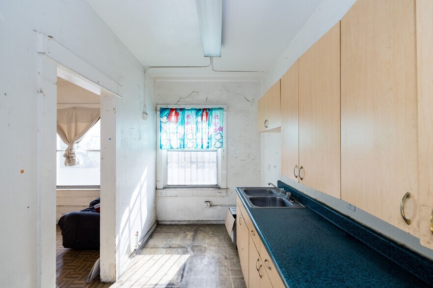 More Photos Of 694 S Burlington Ave, Los Angeles Apartments For Sale