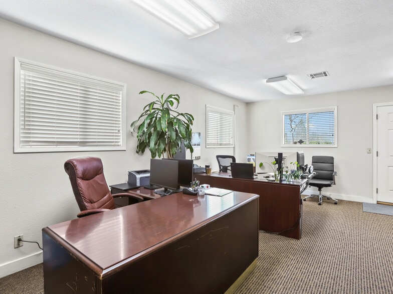 More Photos Of 4320 SW 110th St, Beaverton Office For Sale