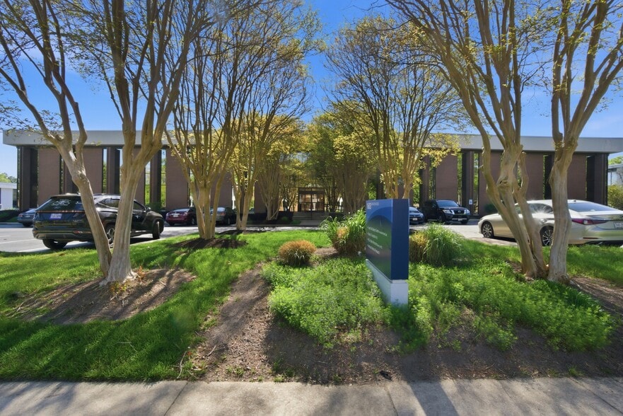 More Photos Of 1603 Santa Rosa Rd, Richmond Medical For Sale