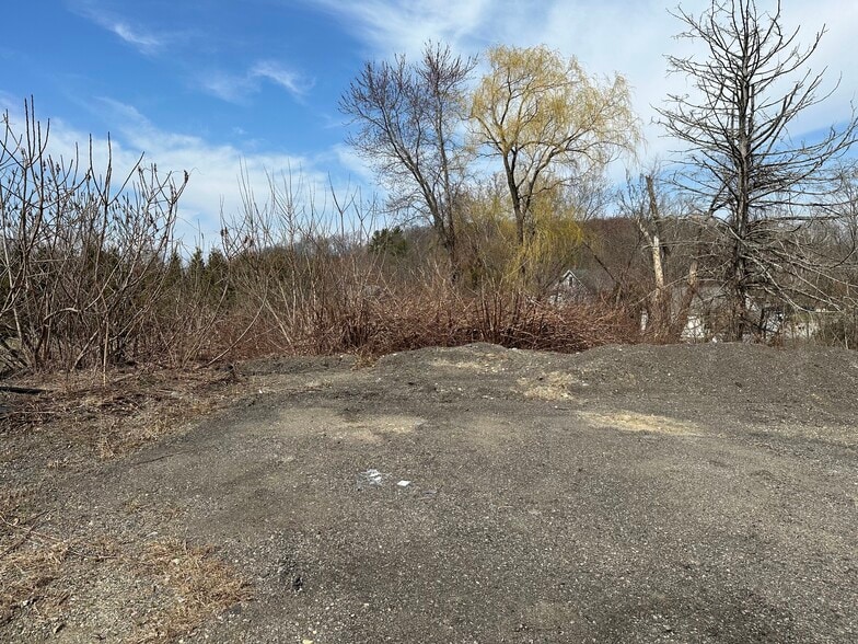 More Photos Of 69 Turnpike Rd, Southborough Land For Lease