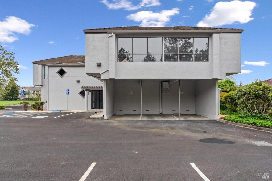 More Photos Of 1370 Medical Center Dr, Rohnert Park Medical For Sale
