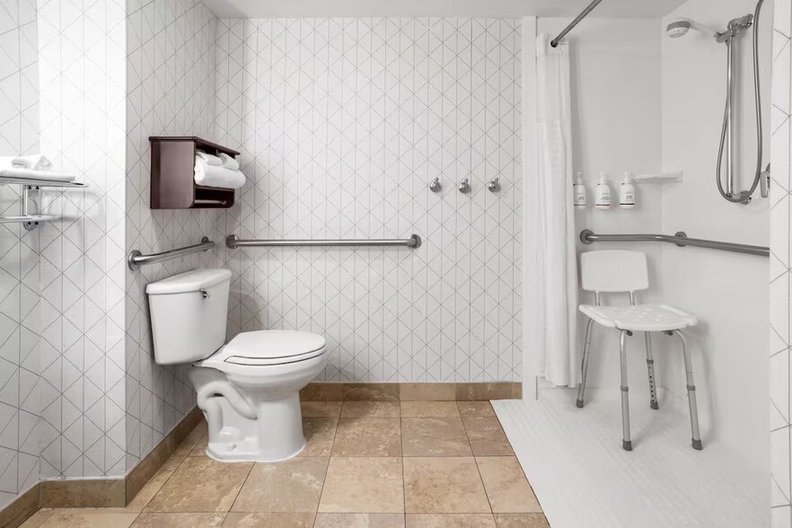 More Photos Of 210 Executive Dr, Cranberry Township Hotel For Sale