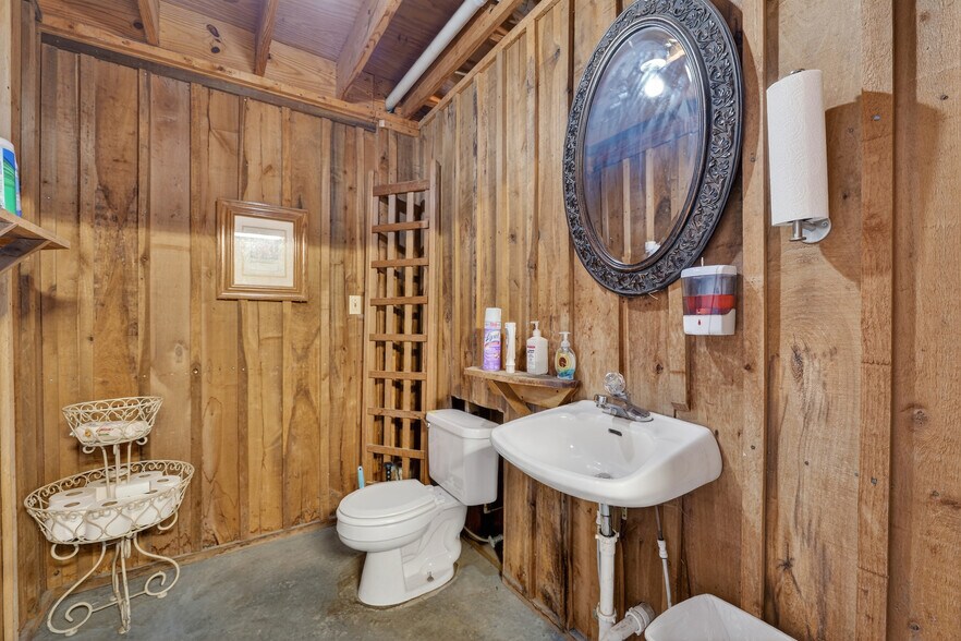 More Photos Of 2668 Huntsville Hwy, Fayetteville General Retail For Sale
