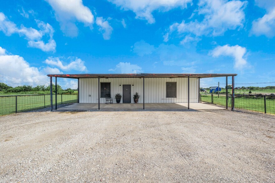Primary Photo Of 8505 W Interstate Highway 30, Cumby Specialty For Sale
