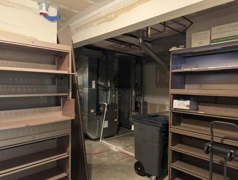 More Photos Of 100 Springfield Ct, O'Fallon Medical For Lease