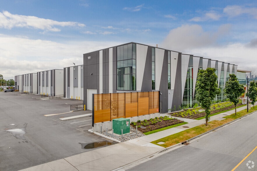 More Photos Of 7 King Edward St, Coquitlam Warehouse For Lease