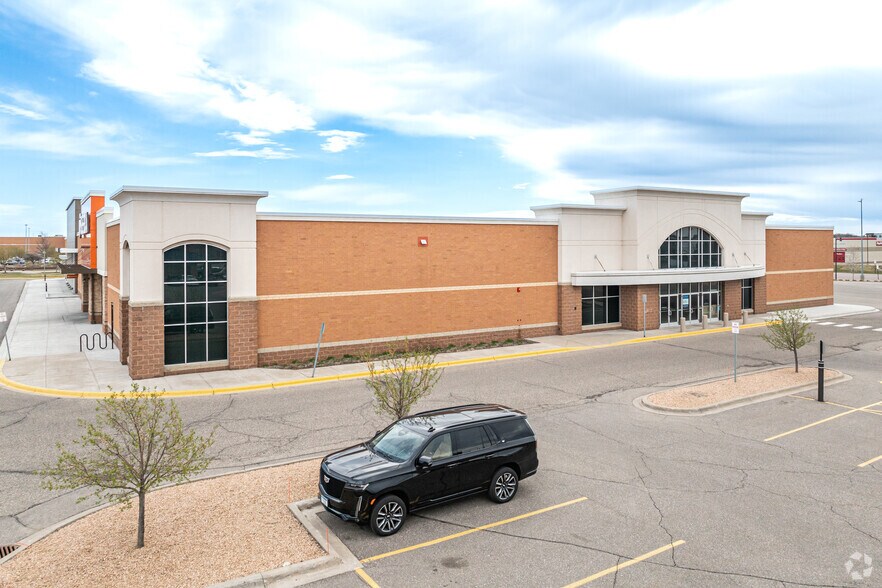 More Photos Of 12550 Riverdale Blvd NW, Coon Rapids Department Store For Lease